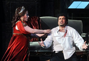 A Tosca a M&aacute;jus&uuml;nnepen