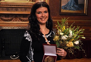 D&iacute;j&aacute;tad&aacute;s az Operah&aacute;zban