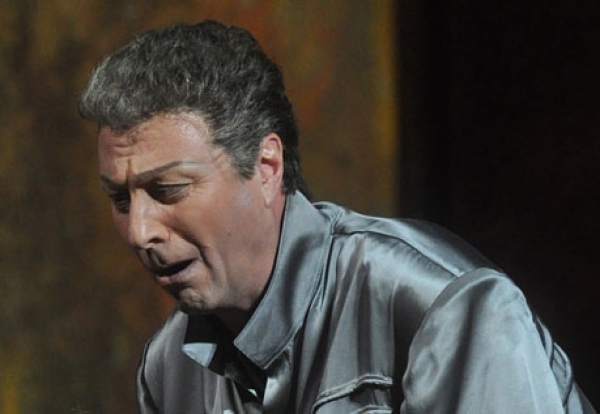 "Kegyetlen zsarnok &eacute;s szerető apa..."