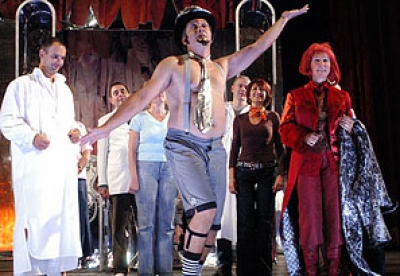 Pom&aacute;d&eacute; kir&aacute;ly &uacute;jra