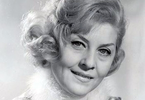 Elhunyt &Aacute;gai Karola