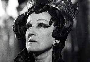 Eml&eacute;kt&aacute;bla Delly R&oacute;zsinak