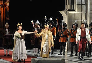 A Sevillai borb&eacute;ly a M&aacute;jus&uuml;nnepen