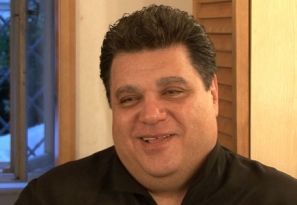 "Show-műsor, de n&eacute;pszerűs&iacute;ti az oper&aacute;t..."