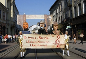 Nyit&aacute;ny
