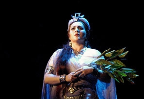 &Uacute;jra műsoron a Norma