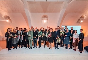 &Uacute;j &Ouml;r&ouml;k&ouml;s Tagok az Operah&aacute;zban