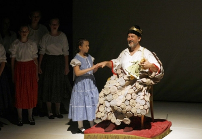 "A kir&aacute;lyt senki sem szerette"