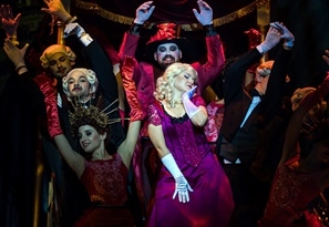 A kurtiz&aacute;n &uacute;tja