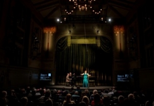 Szl&aacute;v dominancia