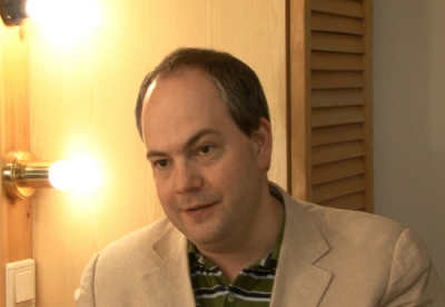 "Zenei gy&ouml;ngyszemekkel &eacute;keskedő zene..."