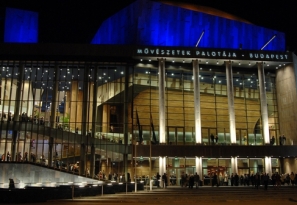 "Minős&eacute;get a minős&eacute;g&eacute;rt"