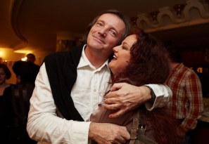 "Mi egy eur&oacute;pai csal&aacute;d vagyunk..."