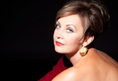 "Az &aacute;ri&aacute;t &eacute;rezni kell, a dalt festeni..."