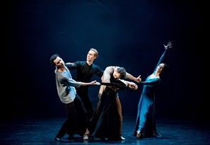 V&iacute;gopera &eacute;s komoly balett