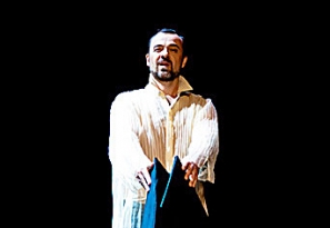 "Dermesztő ir&oacute;nia"