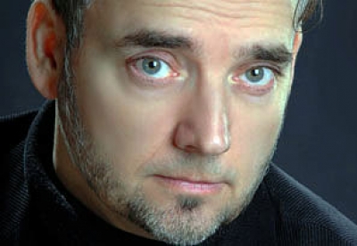 H&uacute;sz &eacute;ve sz&iacute;npadon