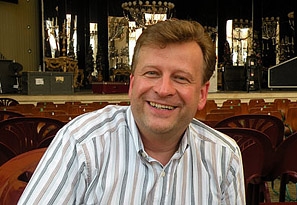 "&Eacute;rdemes ide elj&ouml;nni..."