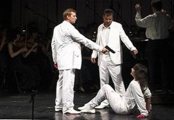 A bel canto k&eacute;t arca