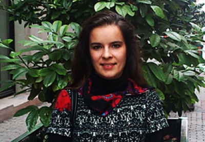 "Felfel&eacute; is kiny&iacute;lt a hangom..."