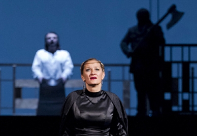 Cselsz&ouml;vők, p&aacute;rt&uuml;tők, &aacute;rm&aacute;ny